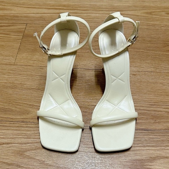 ZARA Beige Sandals - Picture 2 of 11